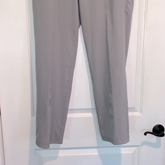 Izod Golf pants size 34x32 in grey color - Picture 5 of 10
